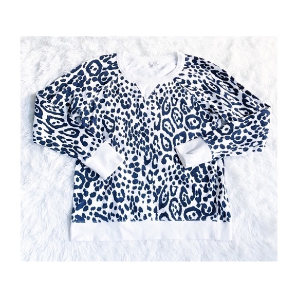 Gap Animal Print Sweater White Crew Neck  sz Med - Picture 1 of 4